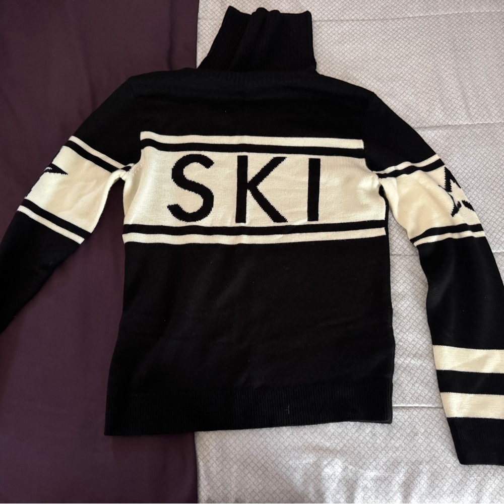 Perfect Moment Schild Sweater (Women's)
 Black and Cream Turtleneck